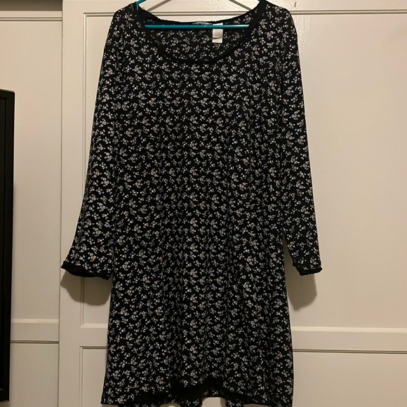 Lace-Trimmed Nightgown - Picture 1 of 4